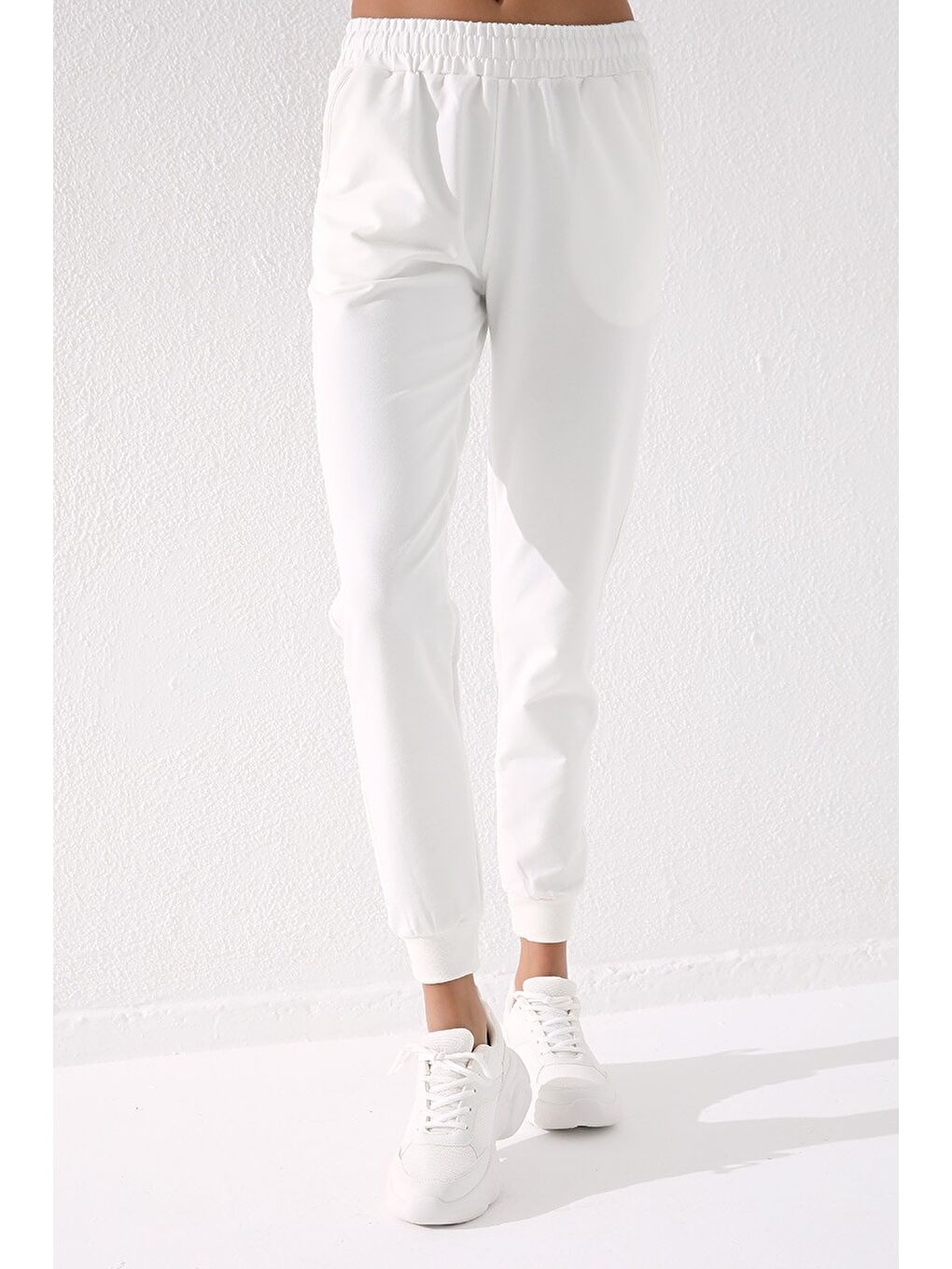 Ekru Yüksek Bel Jogger Rahat Form Manşetli Kadın Eşofman Alt - 94561-1