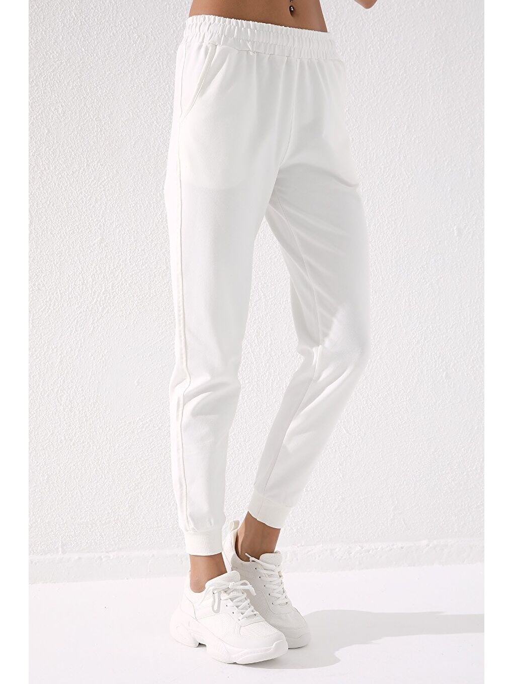 Ekru Yüksek Bel Jogger Rahat Form Manşetli Kadın Eşofman Alt - 94561-3