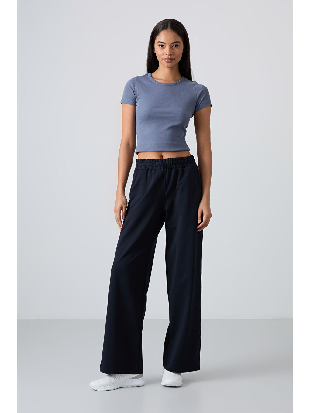 Lacivert Yüksek Bel Cepli Rahat Form Geniş Paça Kadın Eşofman Alt - 94567-1