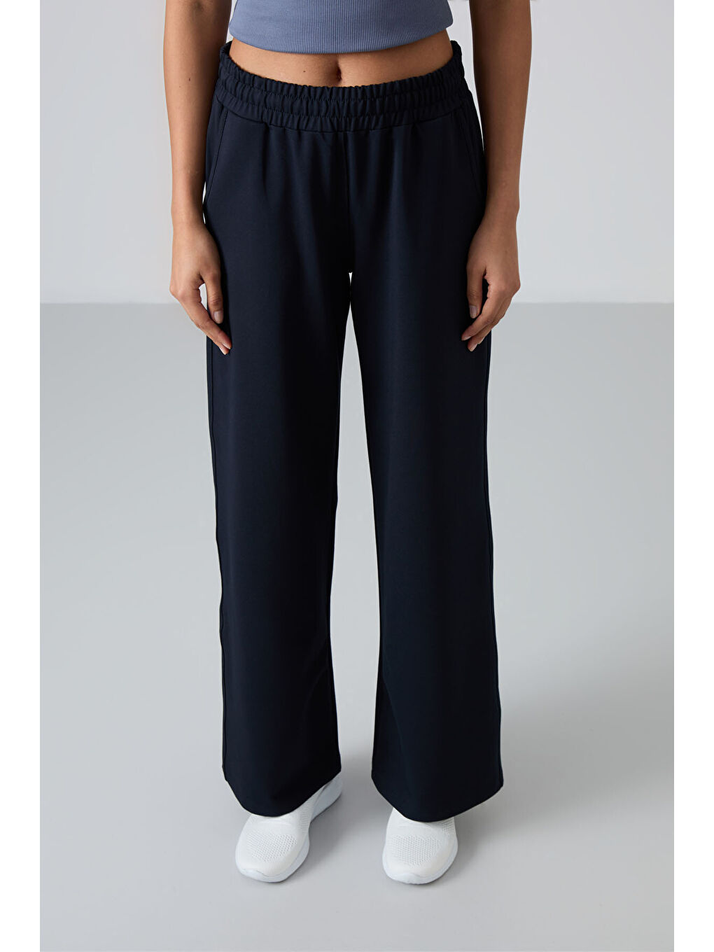 Lacivert Yüksek Bel Cepli Rahat Form Geniş Paça Kadın Eşofman Alt - 94567-3