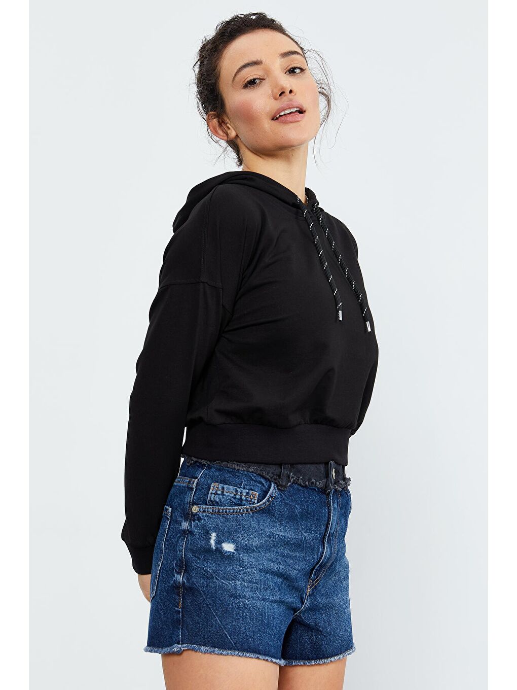 Siyah Uzun Kol Rahat Form Kapüşonlu Kadın Sweatshirt - 97115-4