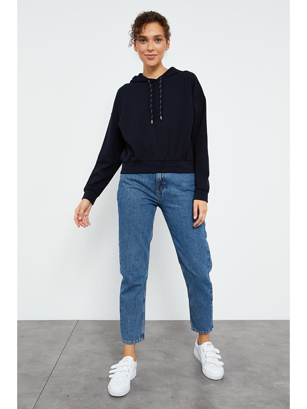 Lacivert Uzun Kol Rahat Form Kapüşonlu Kadın Sweatshirt - 97115-1