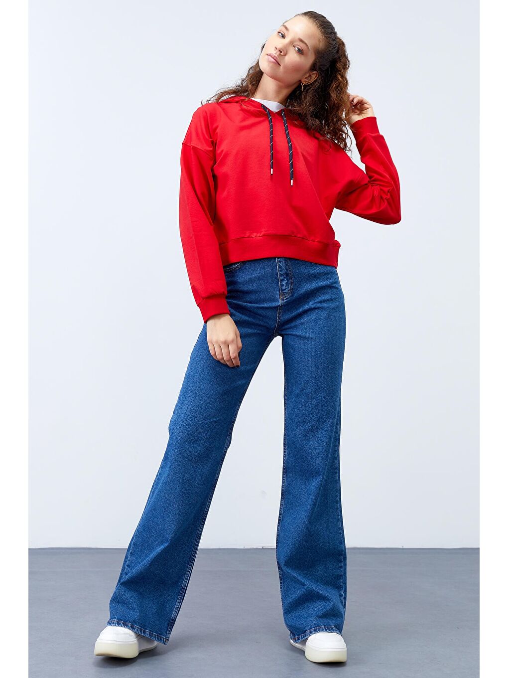Kırmızı Uzun Kol Rahat Form Kapüşonlu Kadın Sweatshirt - 97115-3