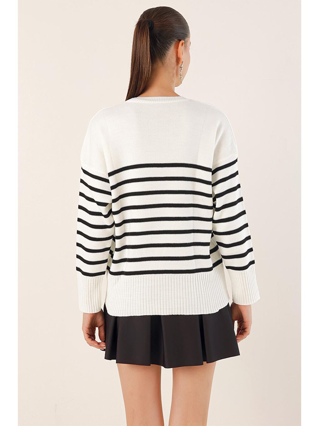 15832 Çizgili Oversize Kazak - Beyaz-5