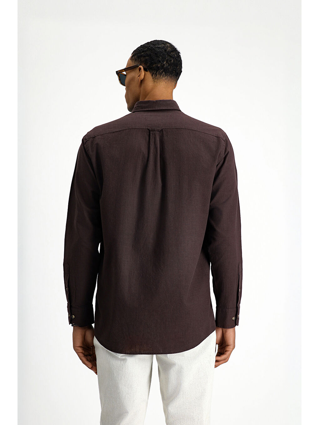 Kahverengi Uzun Kol Regular Fit Düğmeli Yaka Keten Görünümlü Spor Pamuk Gömlek-6