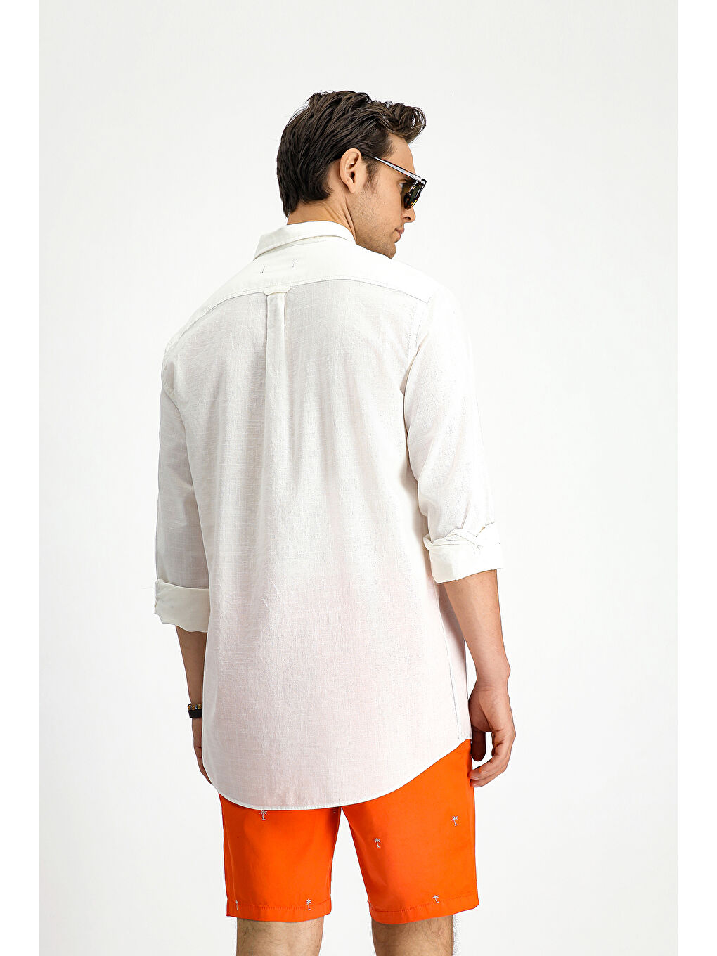 Beyaz Uzun Kol Regular Fit Düğmeli Yaka Keten Görünümlü Spor Pamuk Gömlek-4