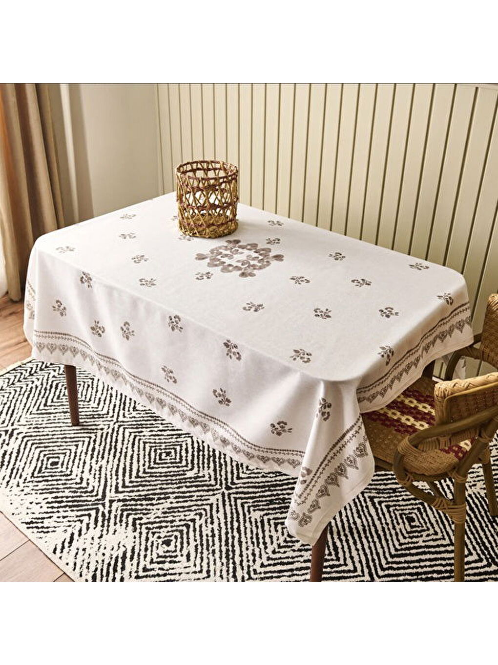 Soft St Tropez Masa Örtüsü - Bej - 150x150 cm-4