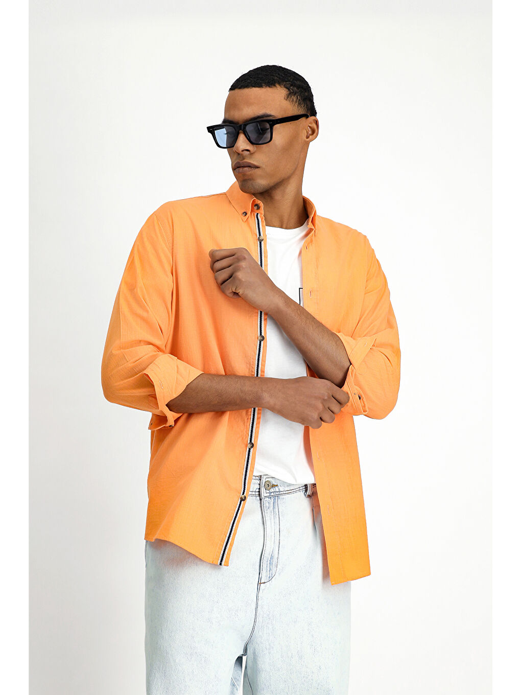 Turuncu Uzun Kol Regular Fit Düğmeli Yaka Keten Görünümlü Spor Pamuk Gömlek-2