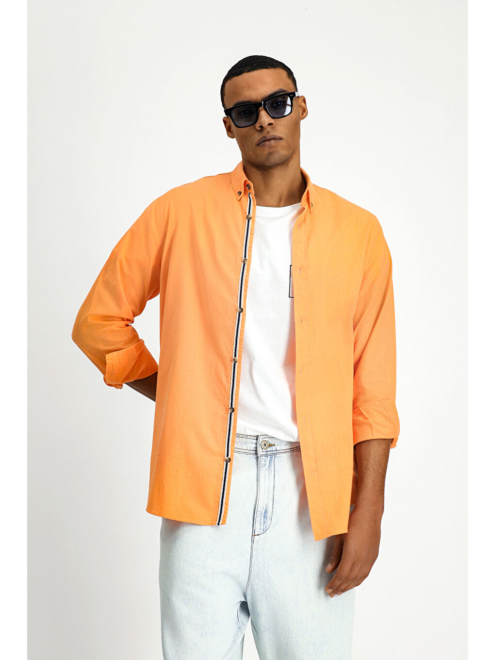 Turuncu Uzun Kol Regular Fit Düğmeli Yaka Keten Görünümlü Spor Pamuk Gömlek-4