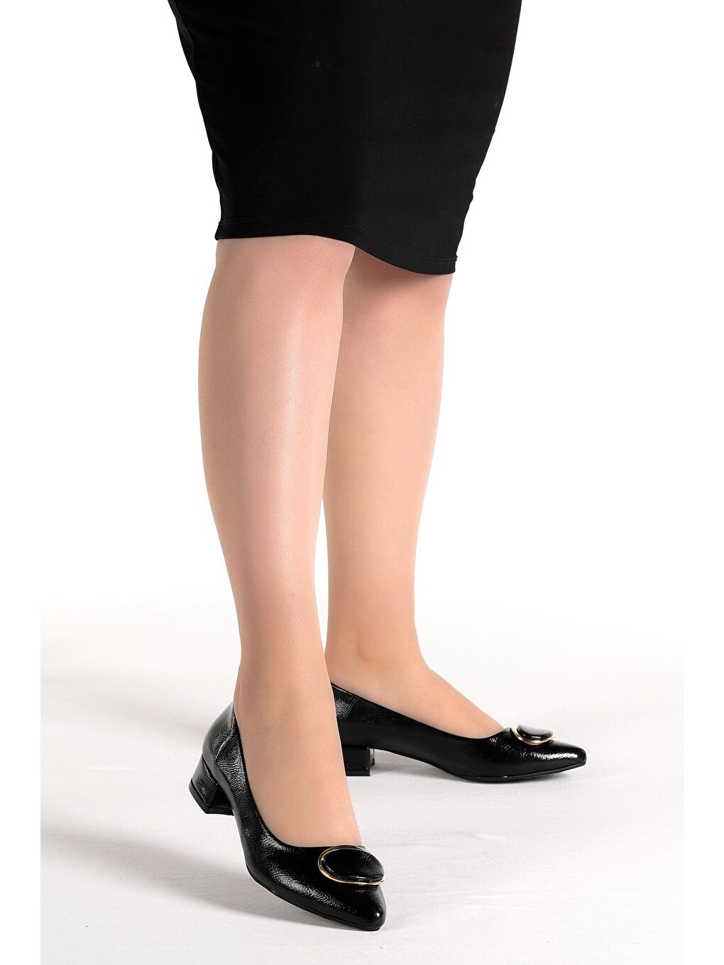 Siyah Kırışık Rugan Tokalı 3 Cm Topuklu  Kadın Ayakkabı 11404-272