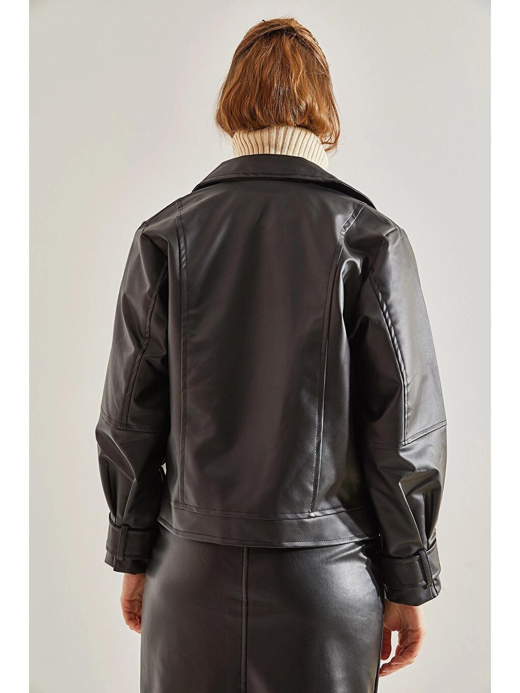 Siyah Kadın Kruvaze Yaka Balon Kol Suni Deri Ceket-4