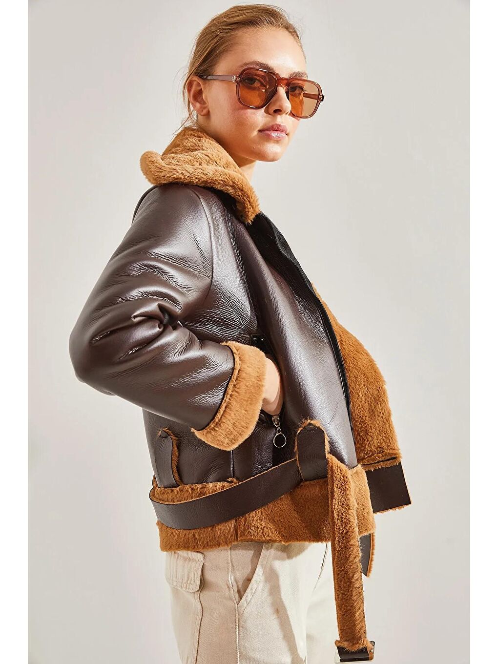 Kahverengi Kadın Kuşaklı Fermuarlı Mont-2