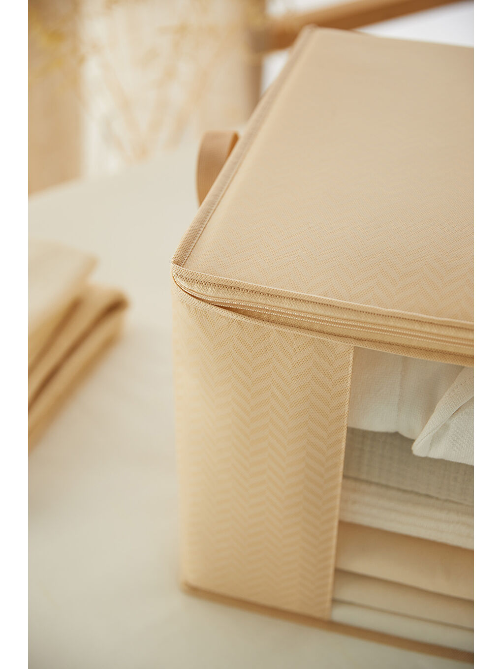 Orta Boy Pvc Pencereli Bej Balıksırtı Hurç 45 x 40 x 30 cm-3