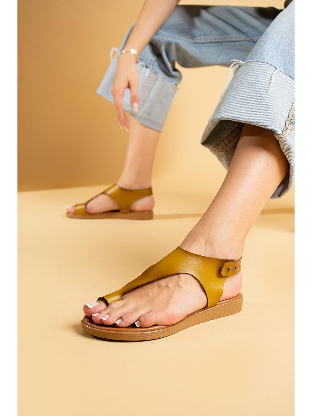 Sarı Parmak Arası Kadın Sandalet 51-837-23