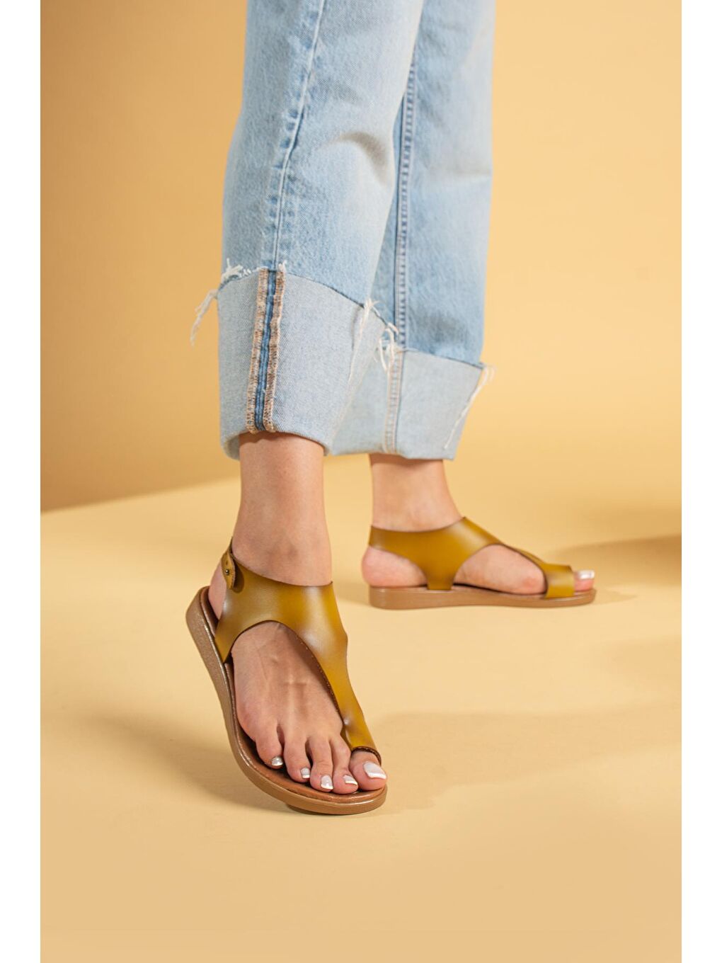 Sarı Parmak Arası Kadın Sandalet 51-837-23-2