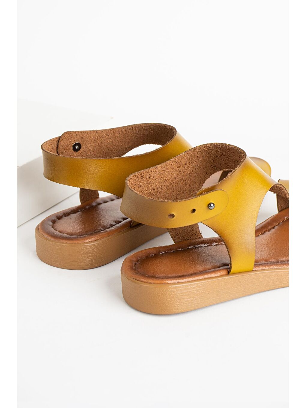 Sarı Parmak Arası Kadın Sandalet 51-837-23-3