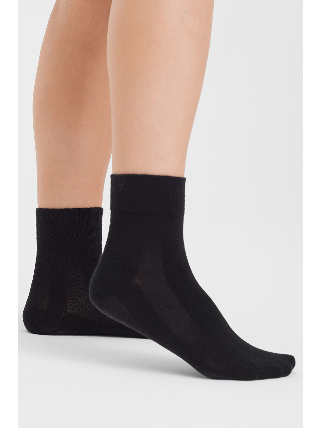 Karışık 3'lü Paket Bej Siyah ve Beyaz Desenli Pamuklu Dikişsiz Quarter Yarım Soket Çorap 36-41-2