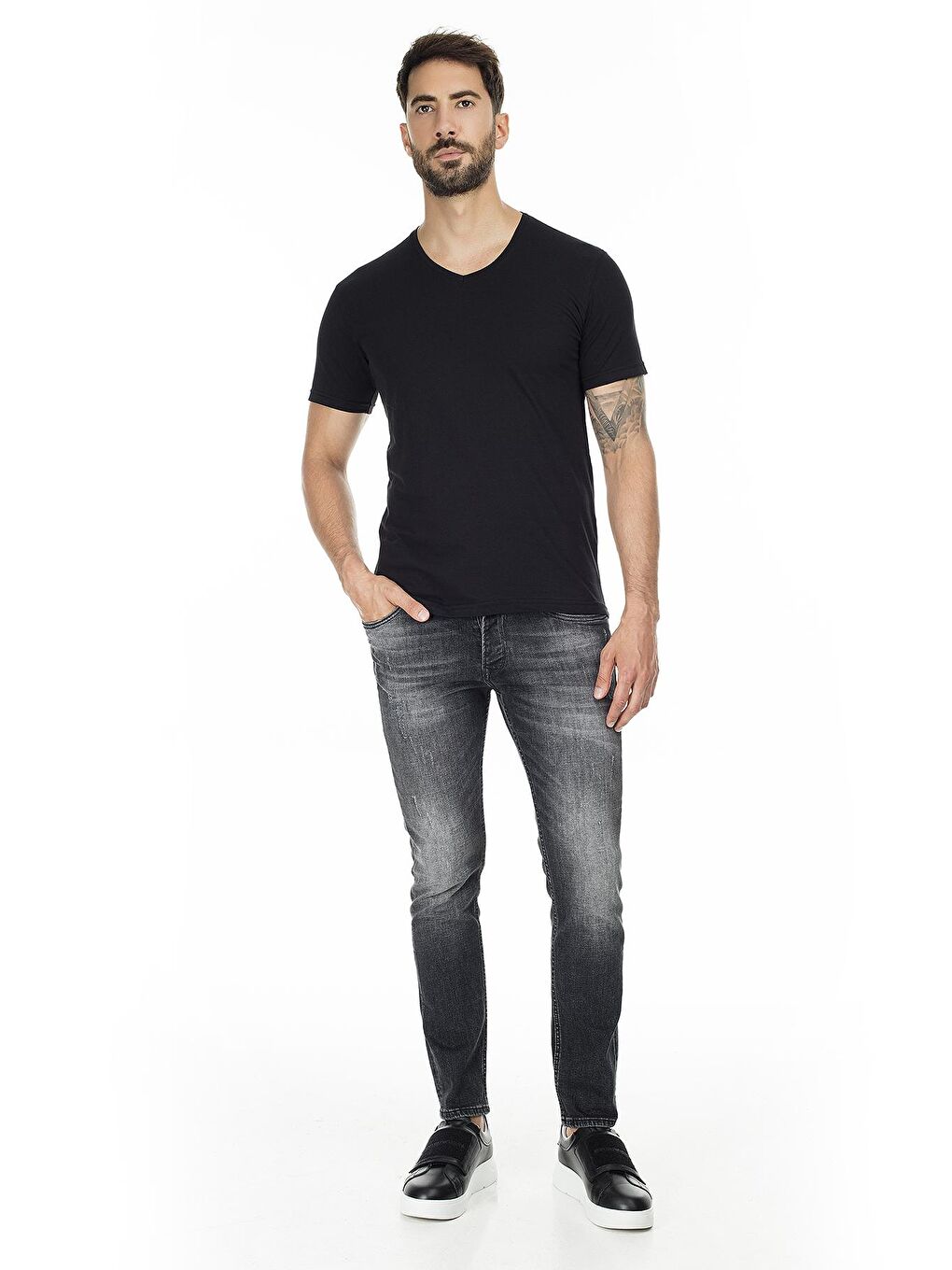 Siyah Basic V Yaka Slim Fit Tişört 5722512V-4