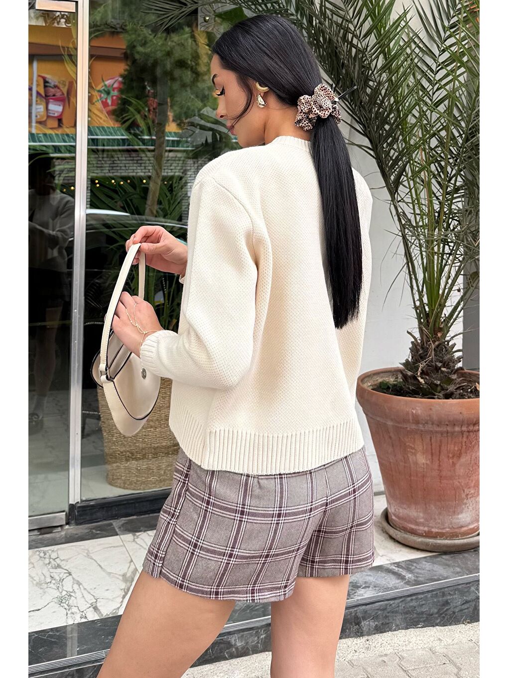 Ekru Kadın Taşlı Kalp Figürlü Düğmeli Triko Hırka-3