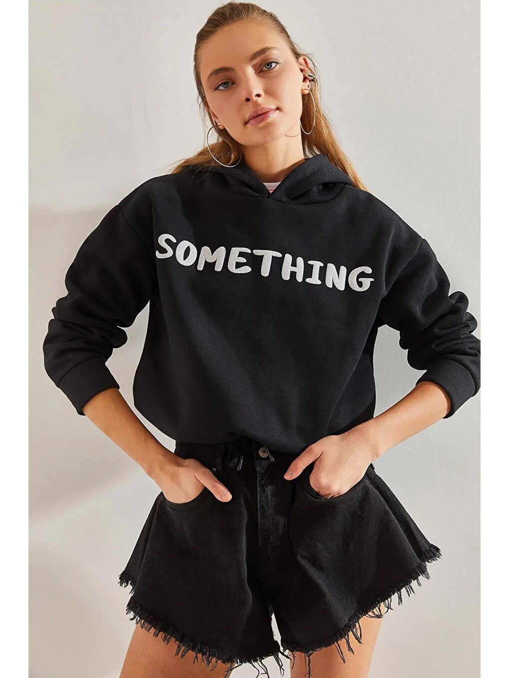 Siyah Kadın Kapüşonlu Baskılı Üç İplik Sweatshirt