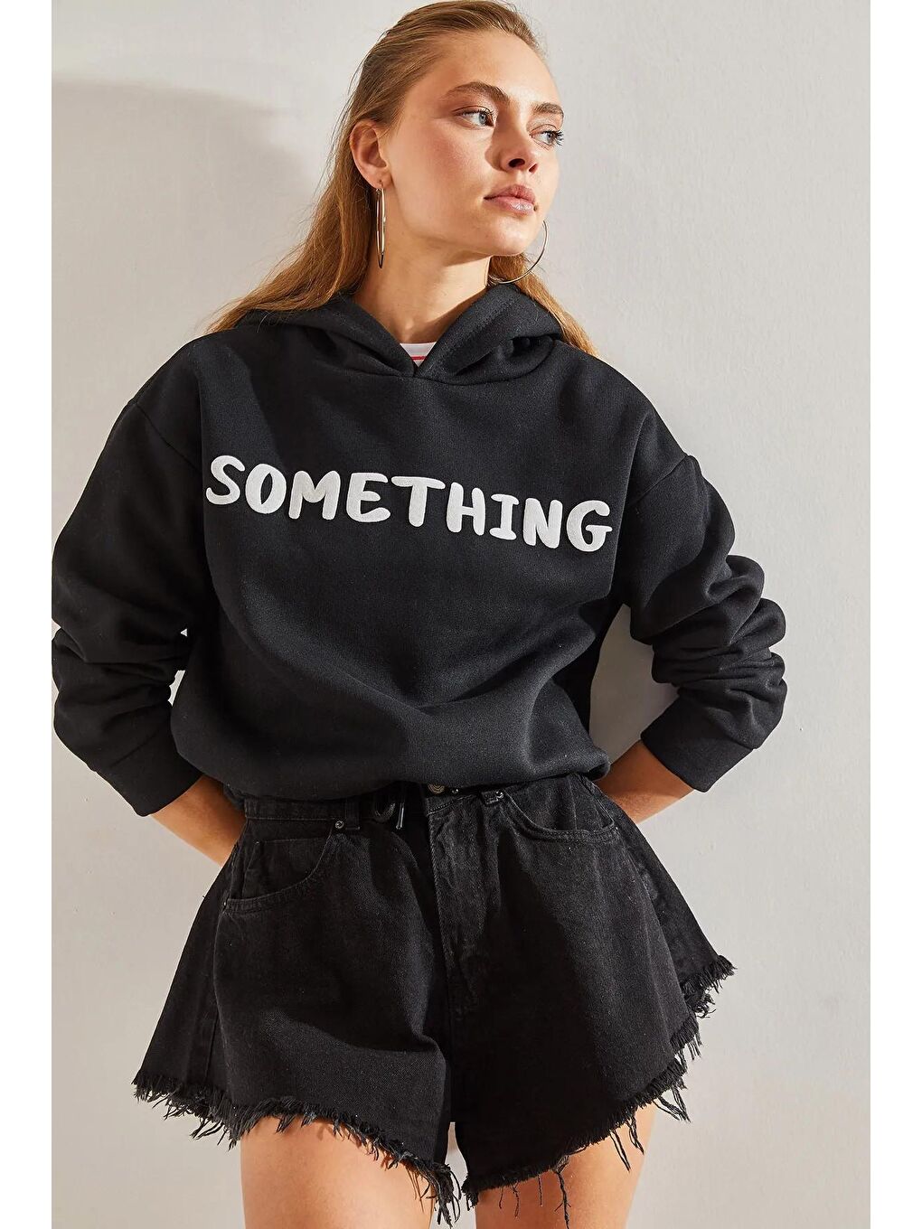 Siyah Kadın Kapüşonlu Baskılı Üç İplik Sweatshirt-3