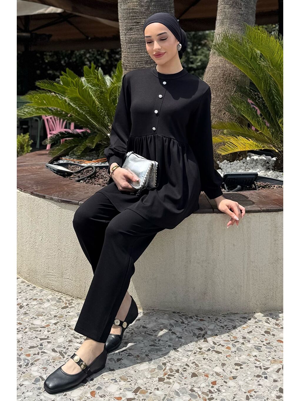 Siyah Kadın Taşlı Düğmeli Fırfırlı Tunik Pantolon Tesettür İkili Takım-1