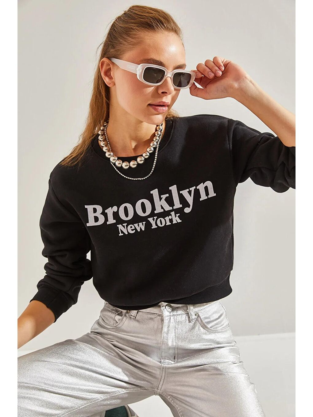 SHADE Siyah Kadın Kapişonlu Baskılı Üç İplik Crop Sweatshirt - 1