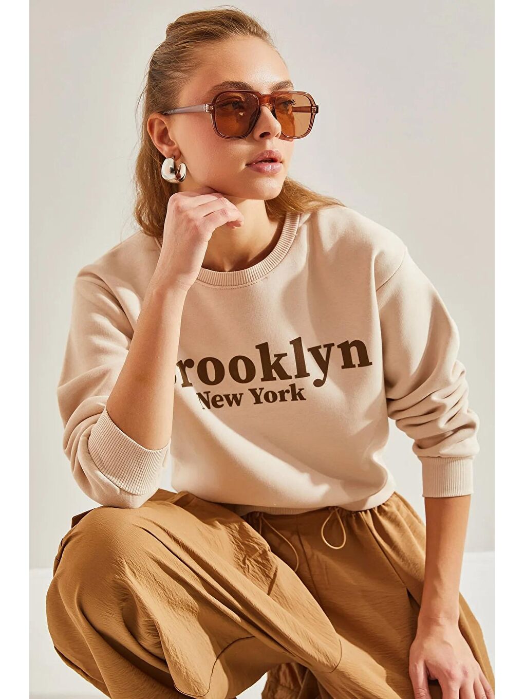 SHADE Bej Kadın Kapişonlu Baskılı Üç İplik Crop Sweatshirt