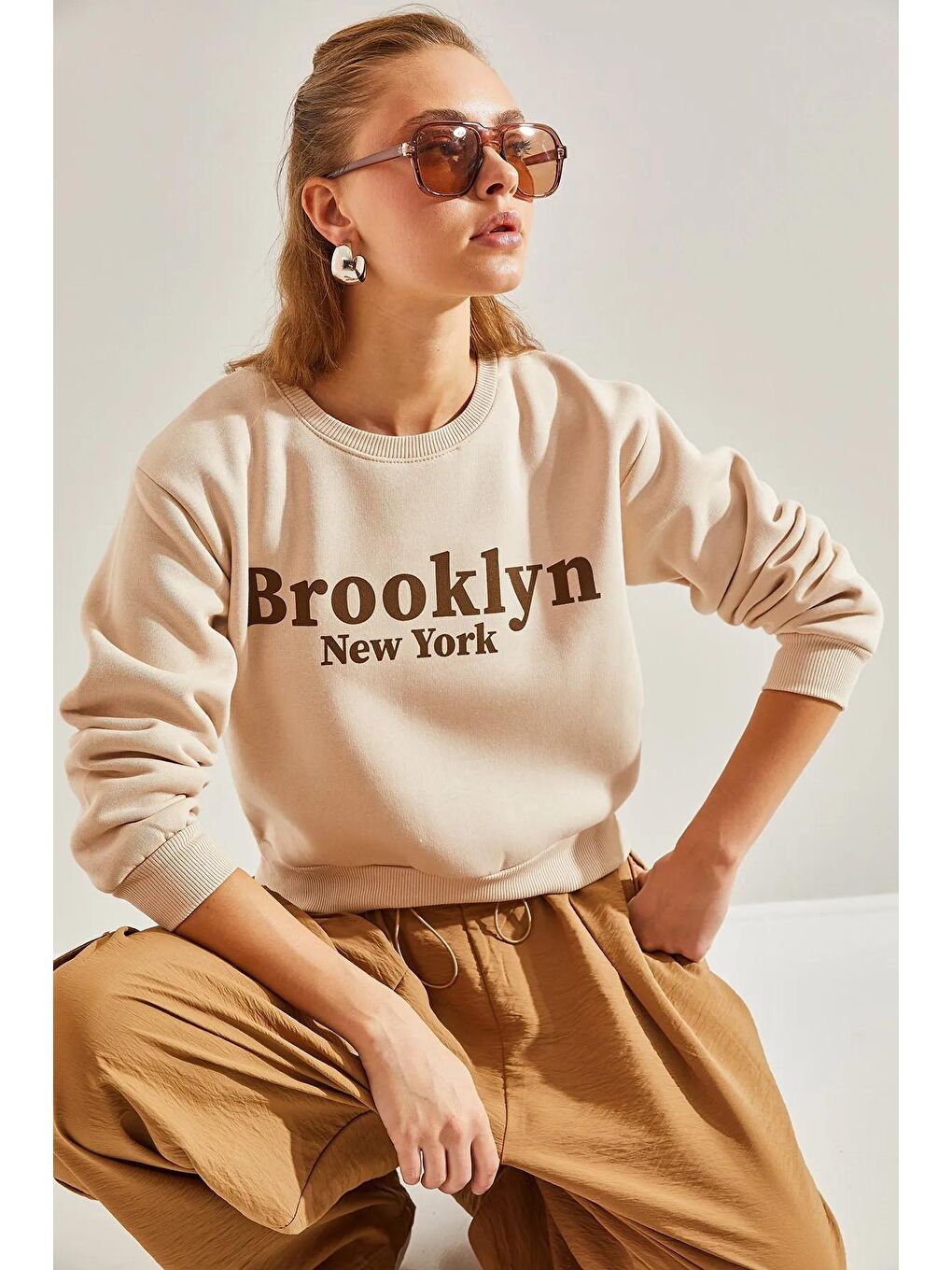 SHADE Bej Kadın Kapişonlu Baskılı Üç İplik Crop Sweatshirt - 1