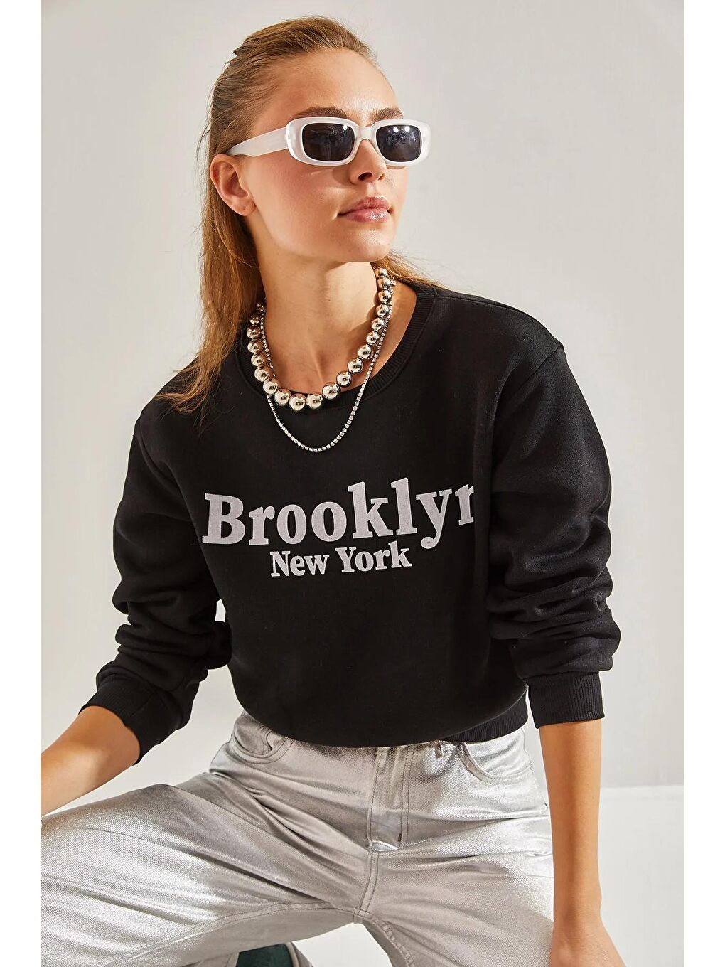 SHADE Siyah Kadın Kapişonlu Baskılı Üç İplik Crop Sweatshirt - 4