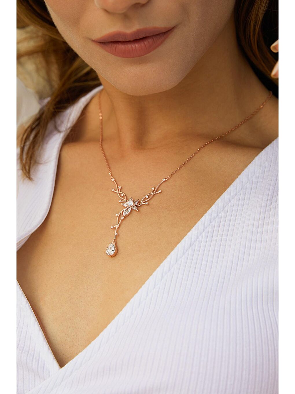 Kadın Beyaz Rose Kaplama 925 Ayar Gümüş Damla Taşlı Sarmaşık Kolye