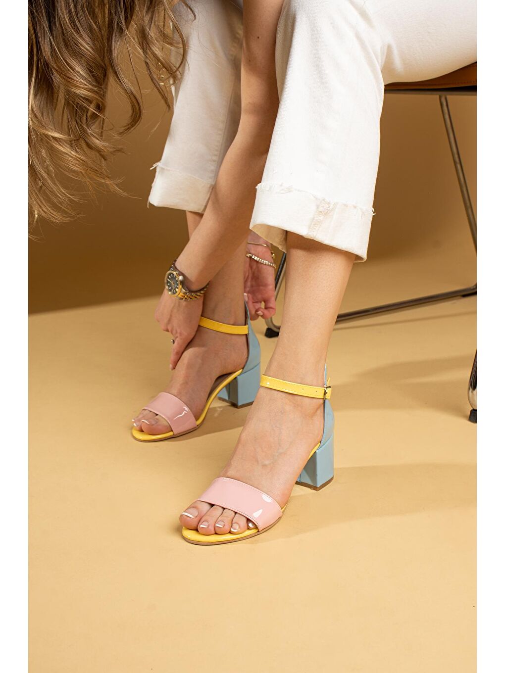 Sarı Tek Bantlı Tokalı Topuklu Kadın Ayakkabı 001-192-23