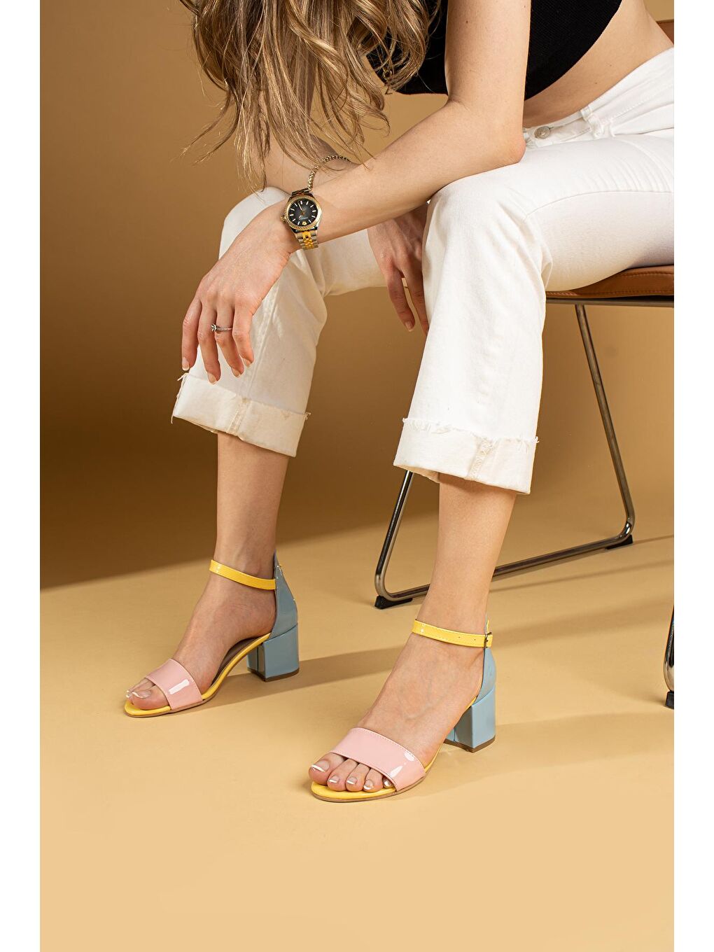 Sarı Tek Bantlı Tokalı Topuklu Kadın Ayakkabı 001-192-23-1