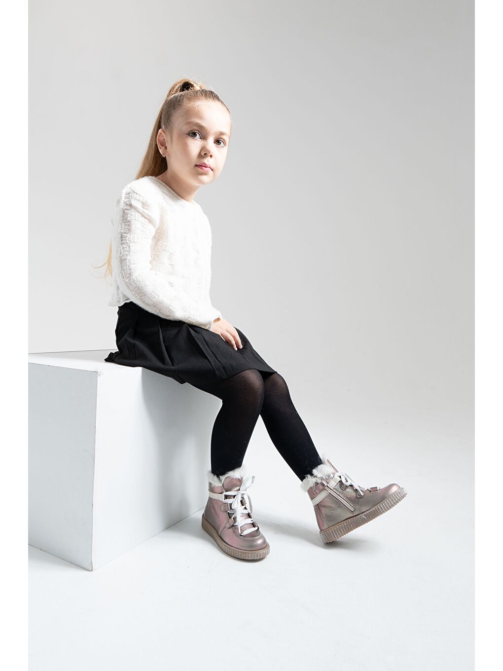 Bej Kız Çocuk Vizon Simli Hakiki Deri Anatomik Günlük Bot