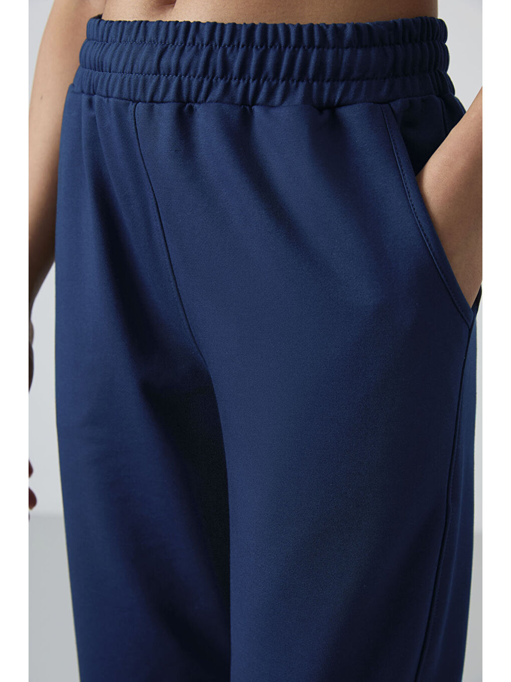 İndigo Cepli Yüksek Bel Rahat Form Lastik Paça Kadın Eşofman Alt - 94583-2