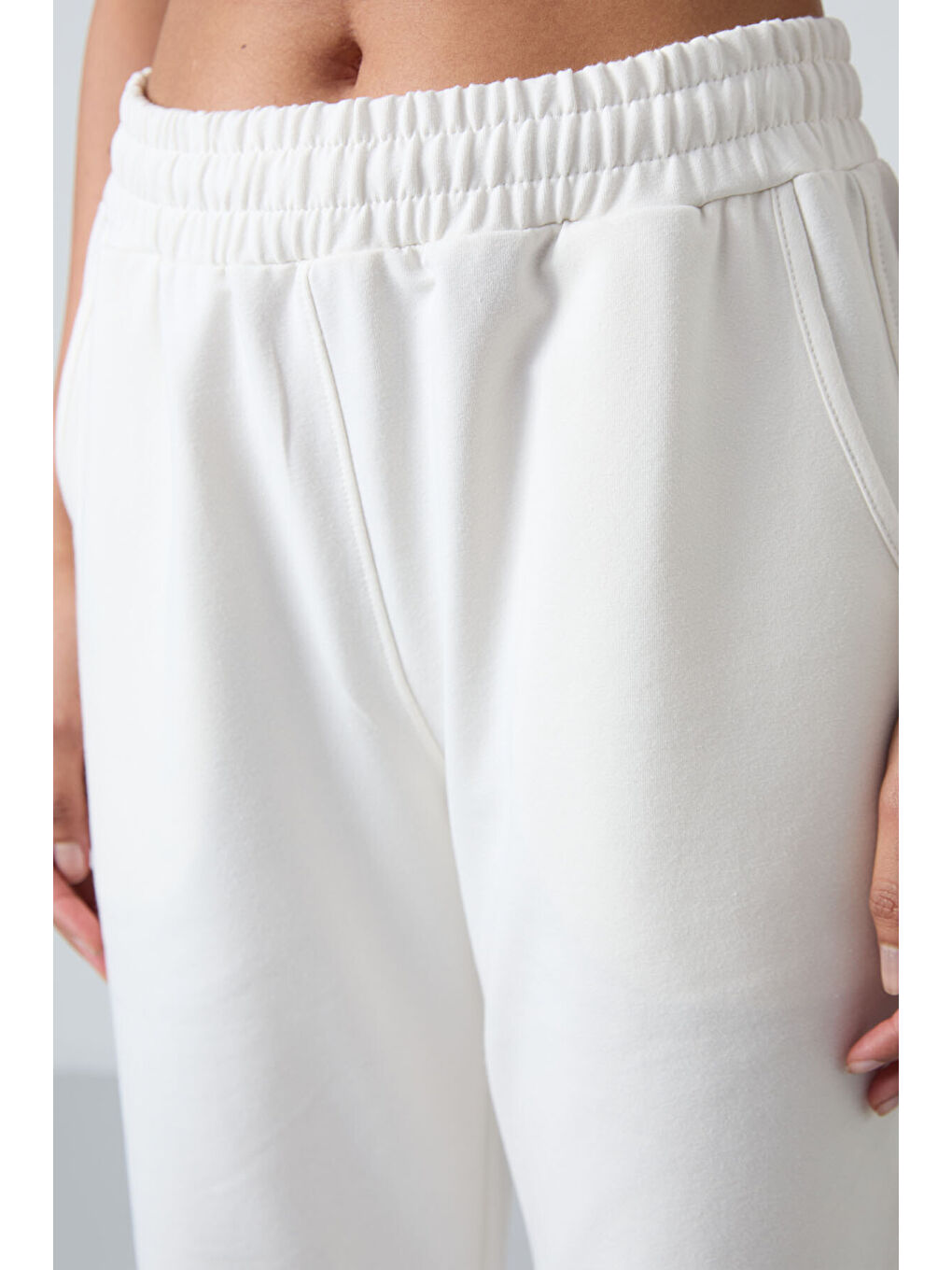 Ekru Cepli Yüksek Bel Rahat Form Lastik Paça Kadın Eşofman Alt - 94583-2