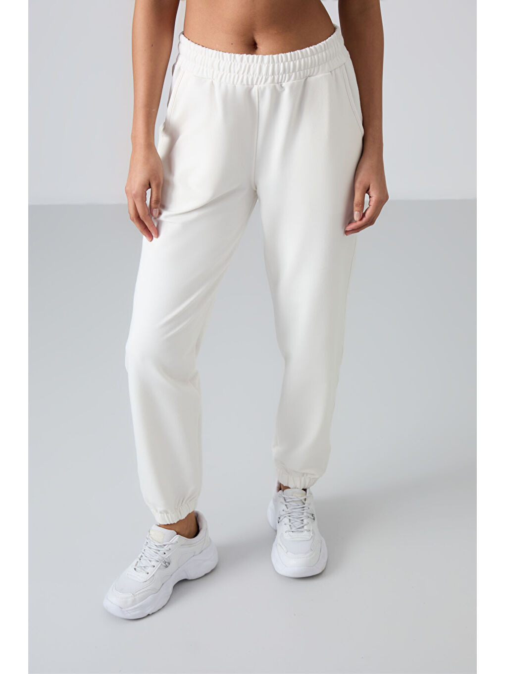 Ekru Cepli Yüksek Bel Rahat Form Lastik Paça Kadın Eşofman Alt - 94583-3