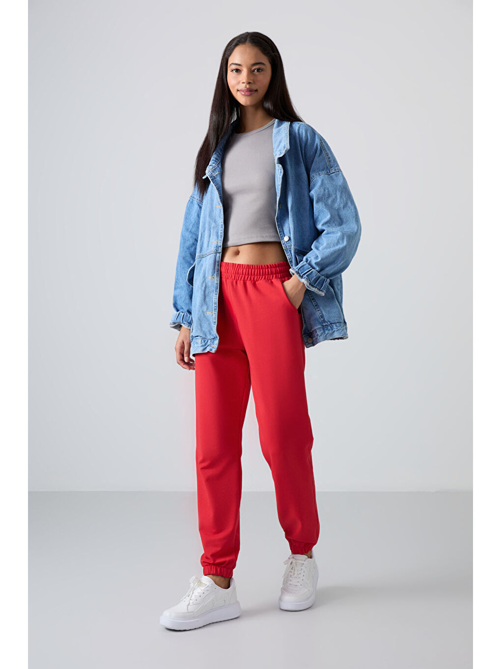 Kırmızı Cepli Yüksek Bel Rahat Form Lastik Paça Kadın Eşofman Alt - 94583-3