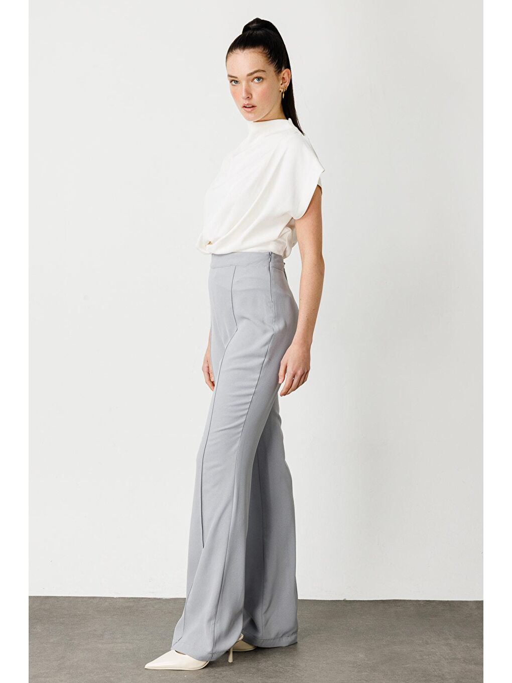 Flare Kesim Kumaş Pantolon - Gri-1