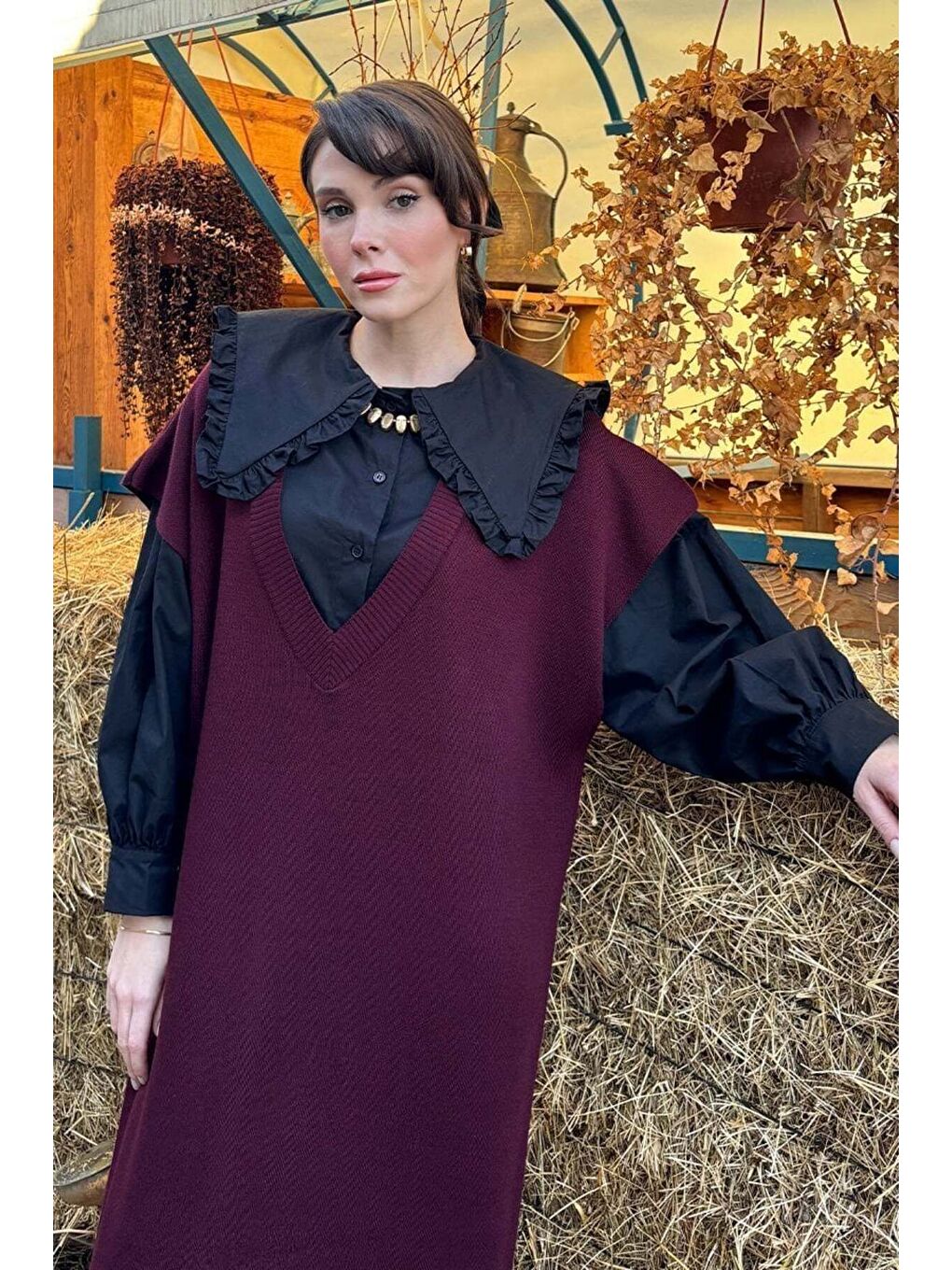 Siyah Yakası Fırfırlı Crop Gömlek