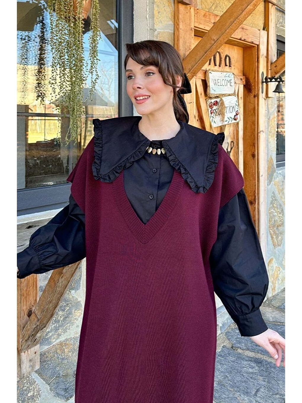 Siyah Yakası Fırfırlı Crop Gömlek-1