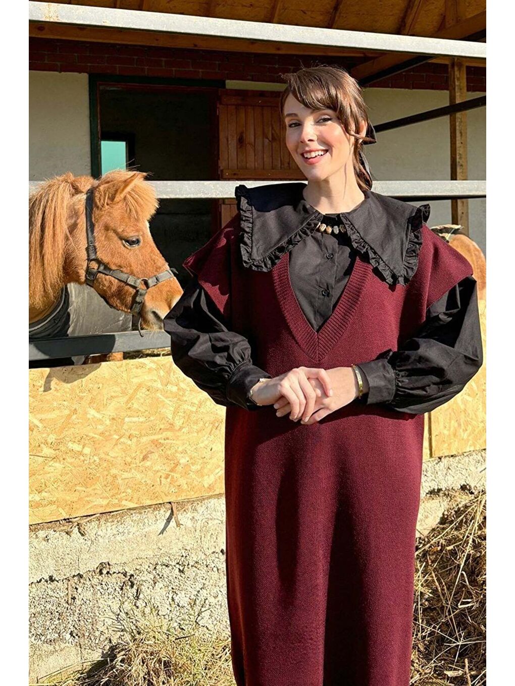 Siyah Yakası Fırfırlı Crop Gömlek-2