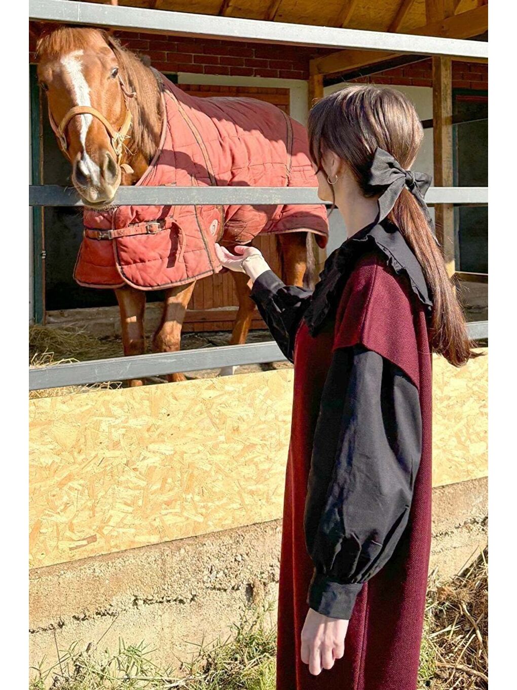 Siyah Yakası Fırfırlı Crop Gömlek-7