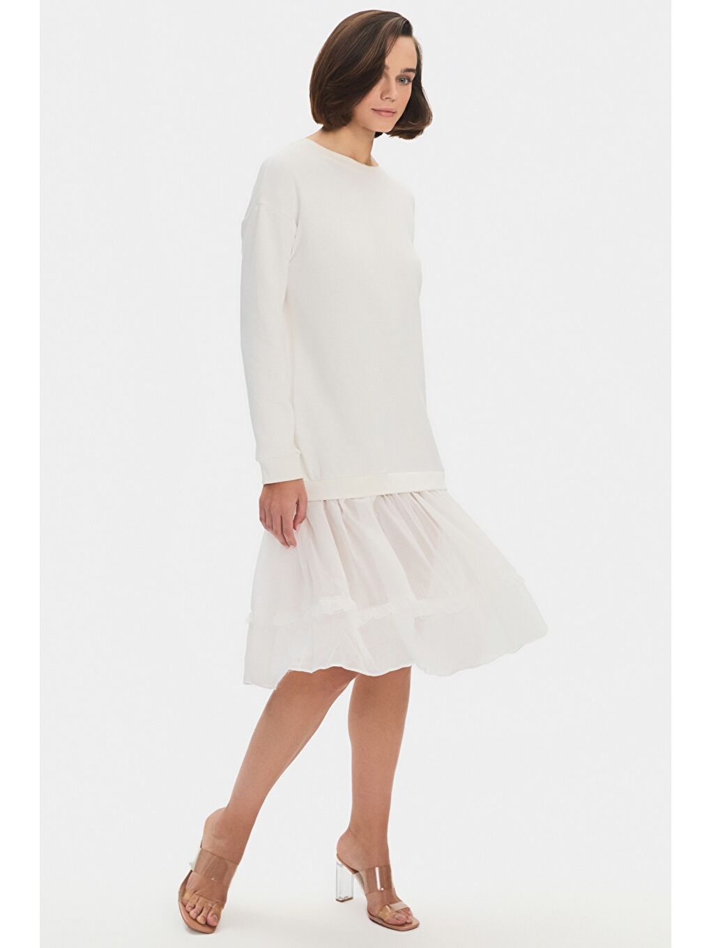 Beyaz Uzun Kollu Etek Detaylı Elbise-1