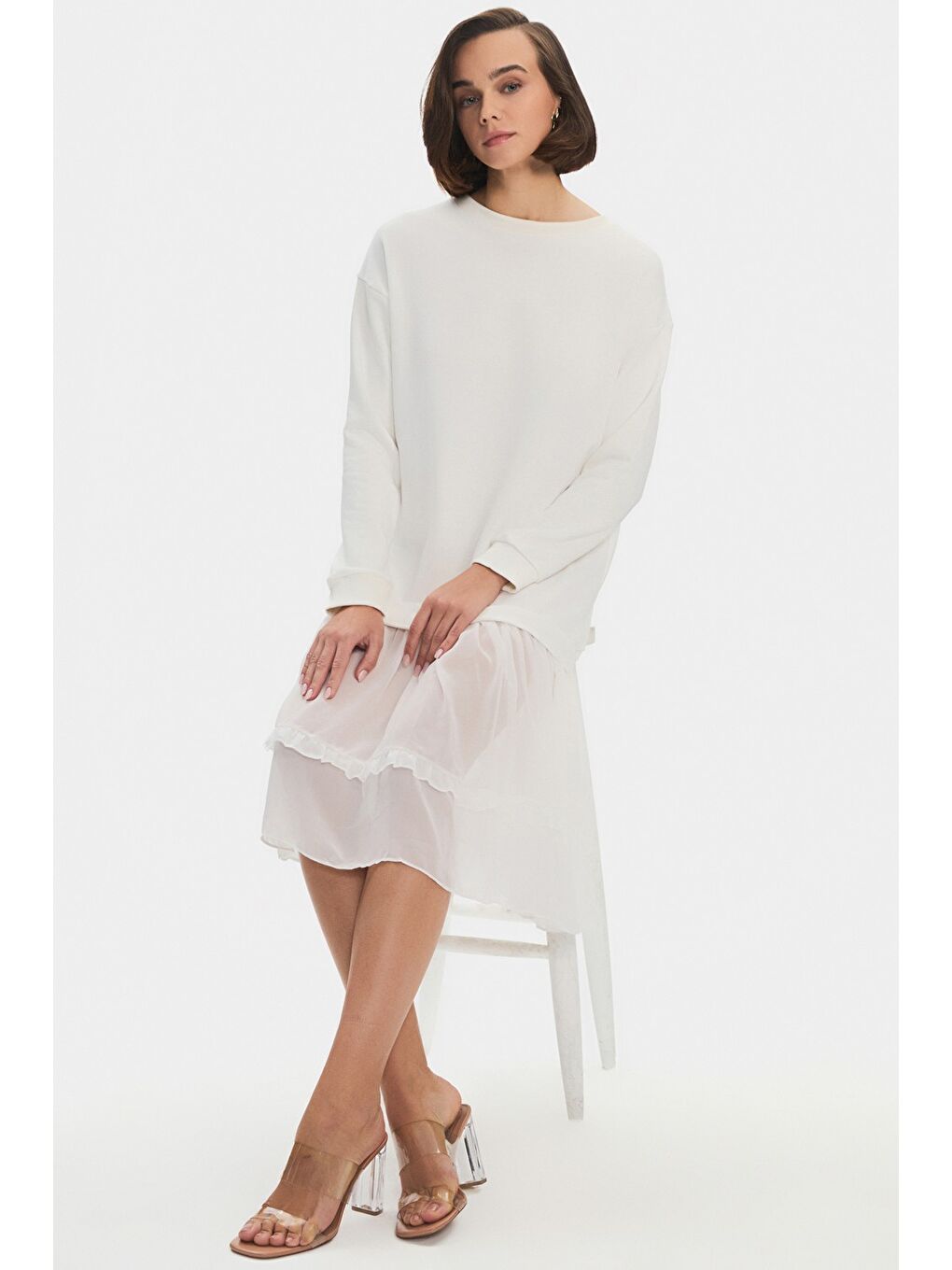 Beyaz Uzun Kollu Etek Detaylı Elbise-3