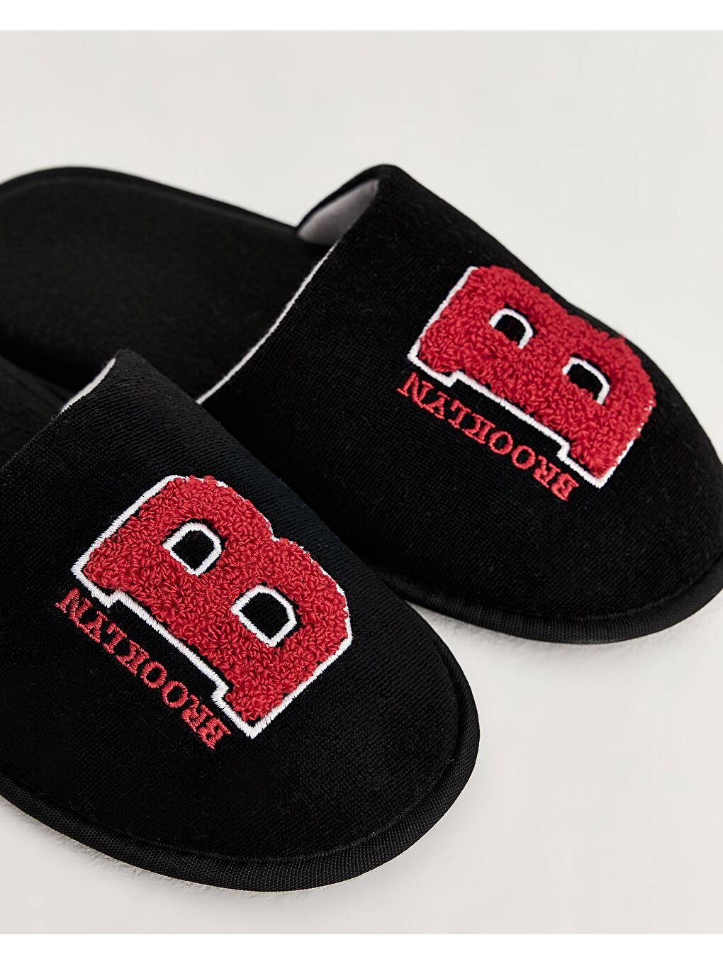 Gri Erkek Kırmızı Nakış Detaylı Siyah Kışlık Ev Terliği-3