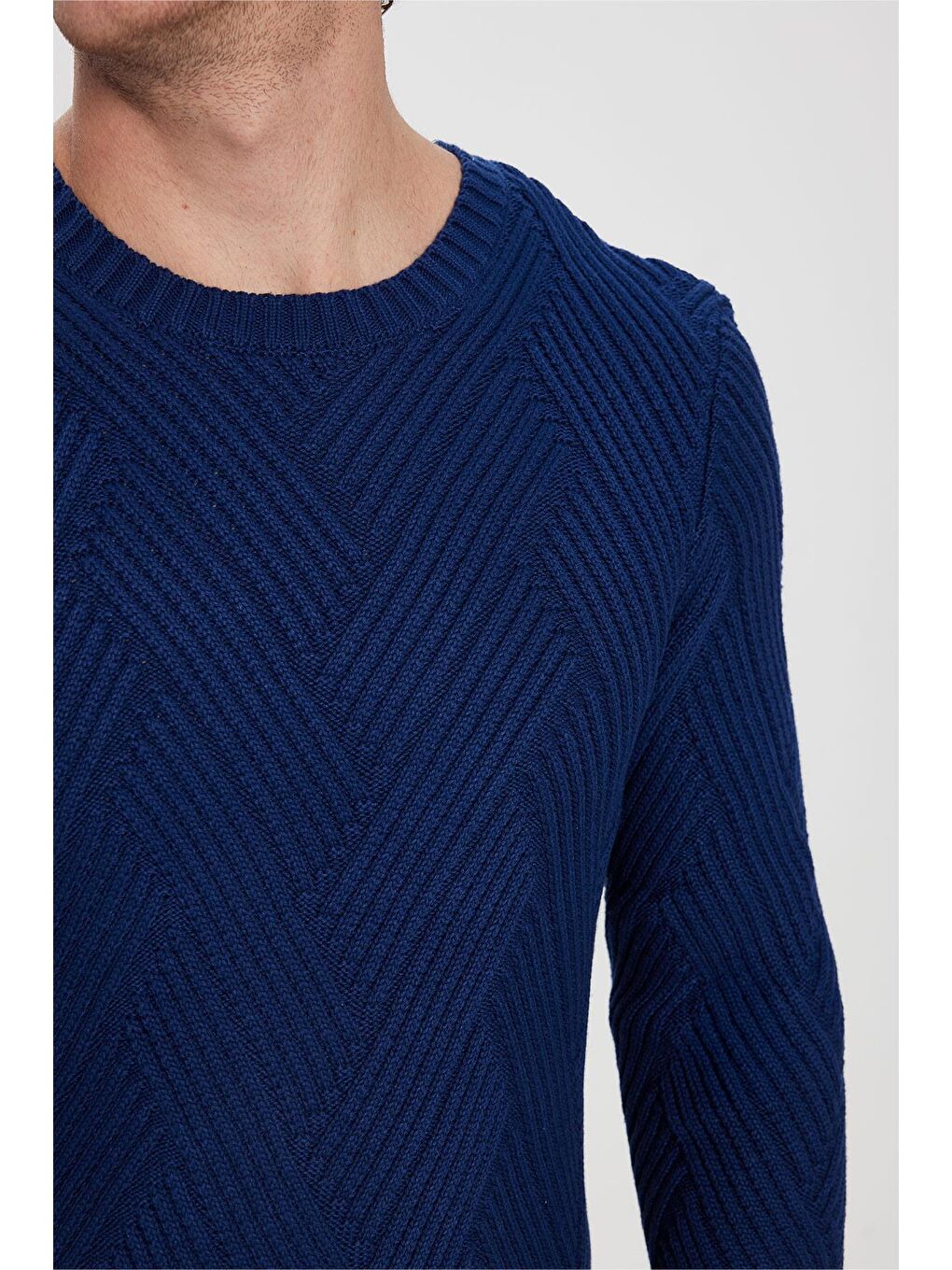 Erkek Slim Fit Dar Kesim Pamuklu Desenli Yumuşak Dokulu Saks Mavi Bisiklet Yaka Kazak-2