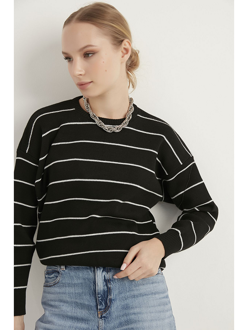 Kadın Siyah Çizgili Kazak-3