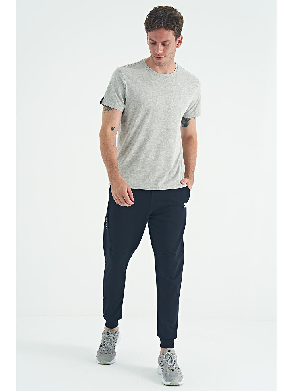 Calvin Gri Melanj Basic Erkek Tişört - 88245-4