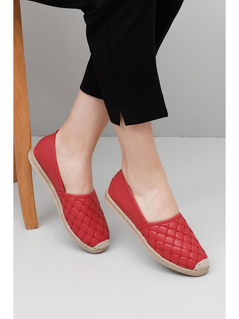 Kırmızı Yuvarlak Burun Düz Taban Kadın Babet 38804